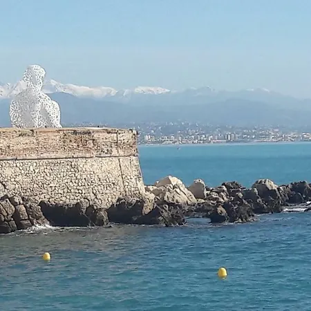 Amiral Courbet شقة *